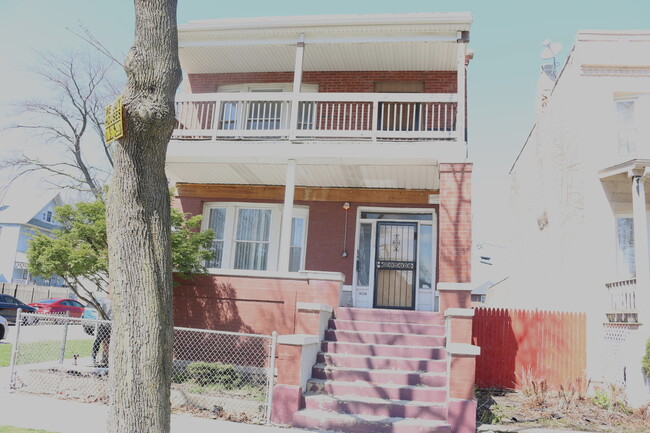 Building Photo - 2704 E 77th St