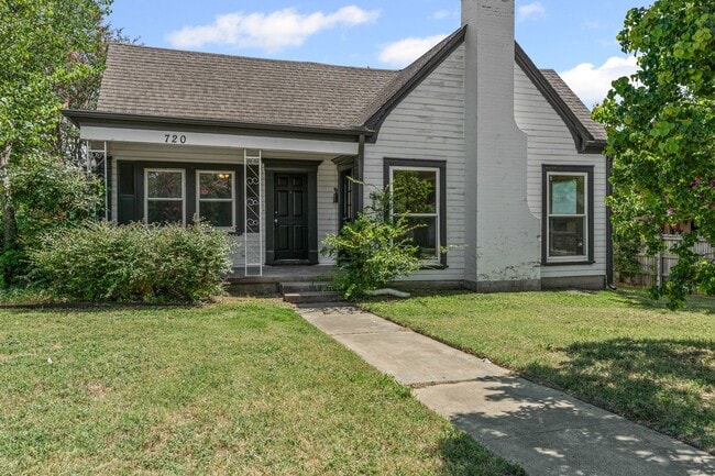 Building Photo - Historic Charm in Hillsboro!