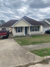 Building Photo - 412 Tina Hely Ct