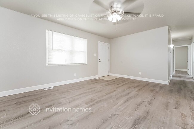 Building Photo - 5561 Xanadu St