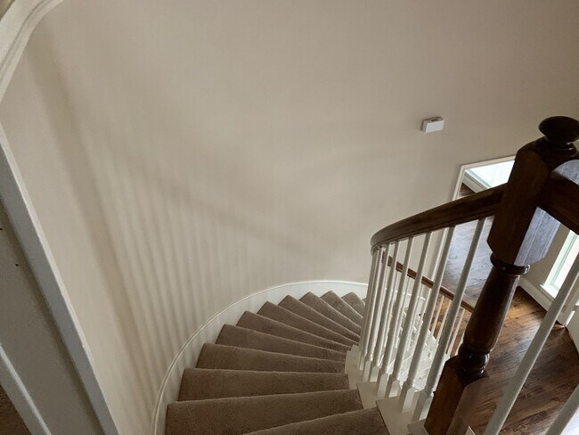 Building Photo - 3010 Quail Hollow