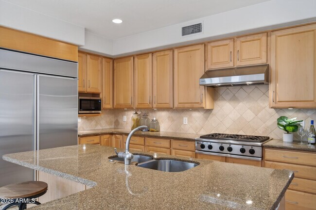 Foto del edificio - 8001 E Vista Bonita Dr