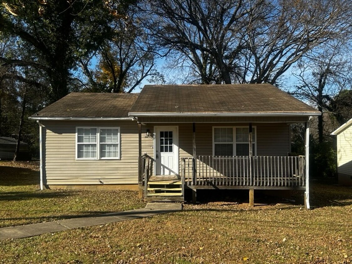 Foto principal - Great 3 Bedroom, 2 Bath home in High Point!