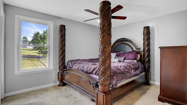 Building Photo - For Rent : 4BR, 1 1/2BA home with fenced in back yard and storage building.