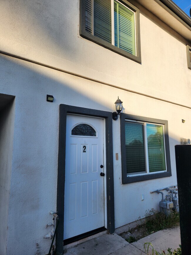 Foto del edificio - 25207 Frampton Ave