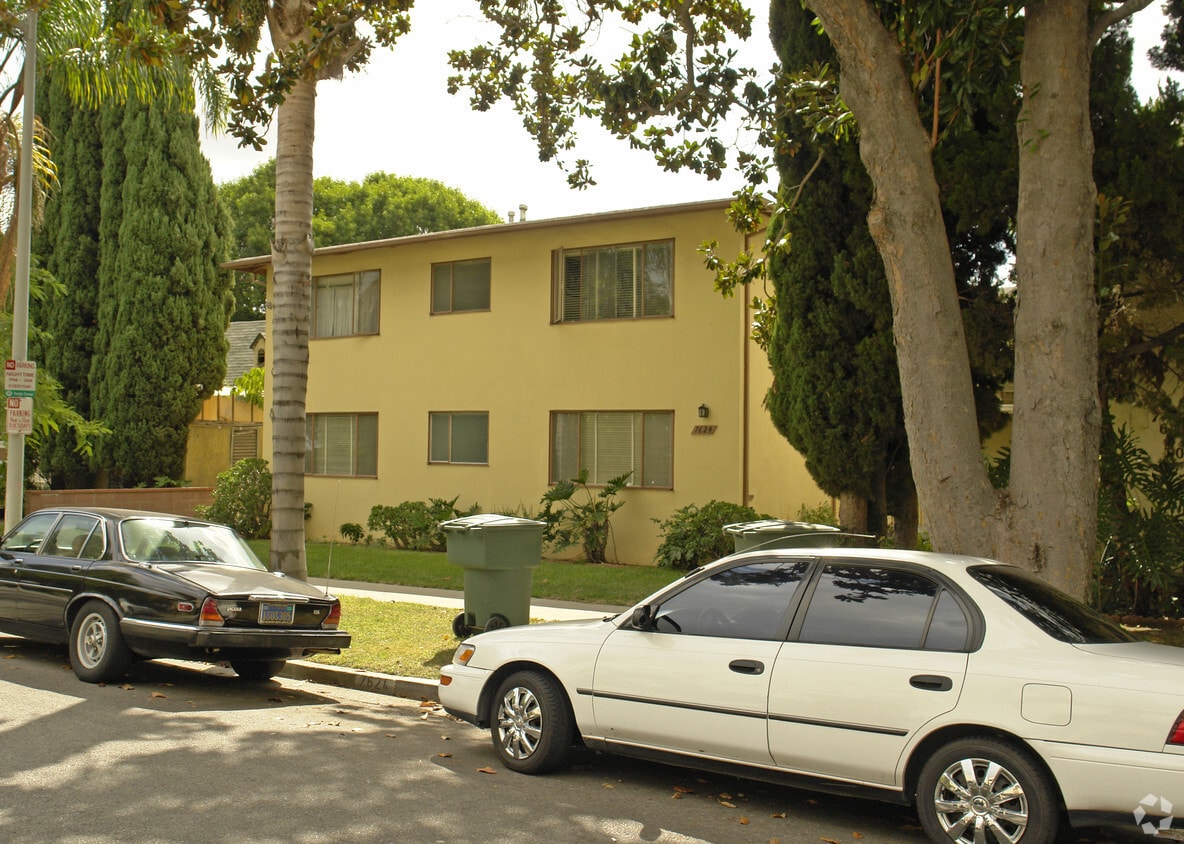 Building Photo - 7624 Norton Ave