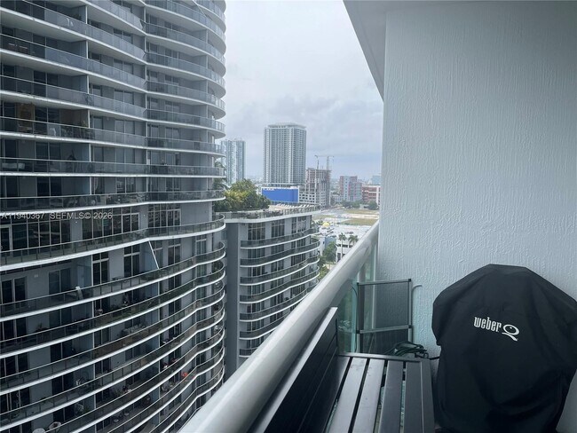 Foto del edificio - 1800 N Bayshore Dr