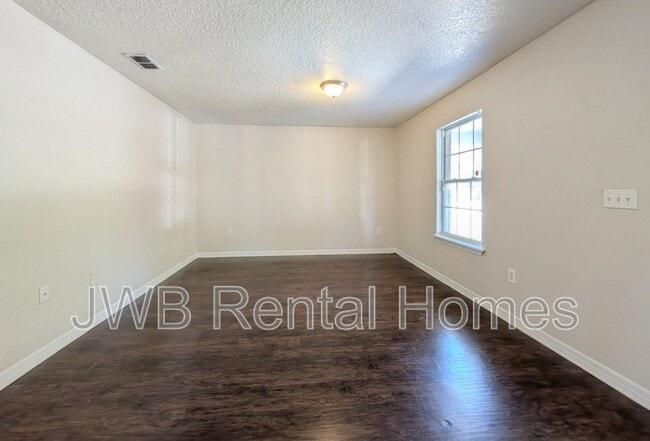 Building Photo - 7938 Pipit Ave