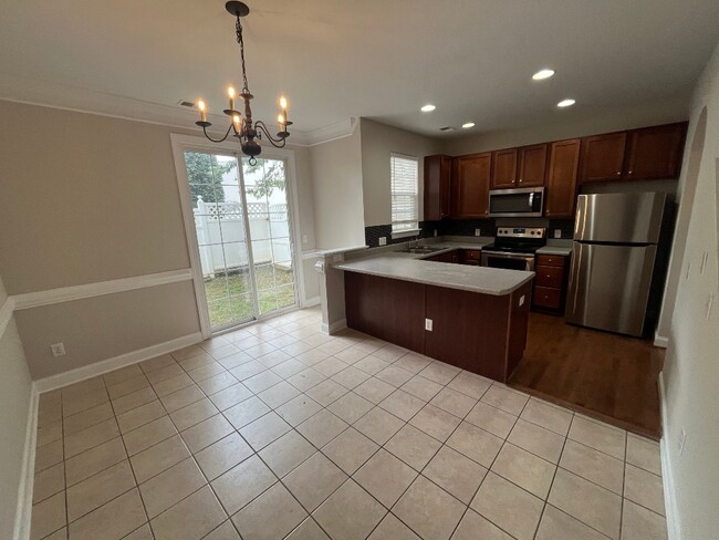 Foto del edificio - 21330 Pine St