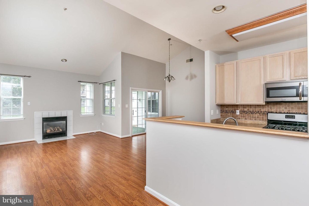 5003 Hollington Dr Unit 303, Owings Mills, MD 21117 Room for Rent in