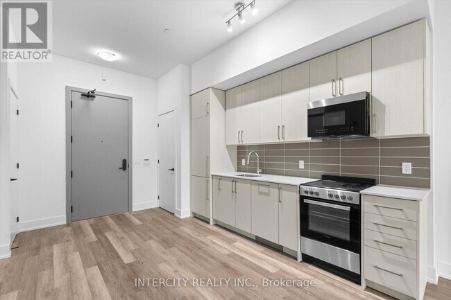 Photo du bâtiment - 2075 King Rd