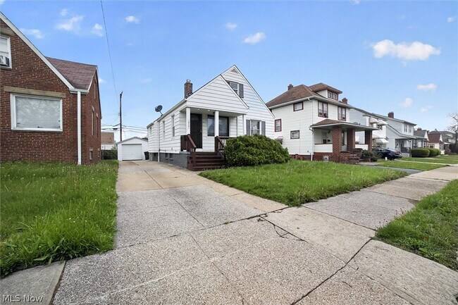 Foto del edificio - 10721 Plymouth Ave