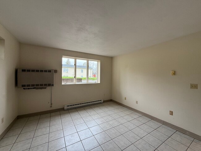 Building Photo - 164 Kendall Ave