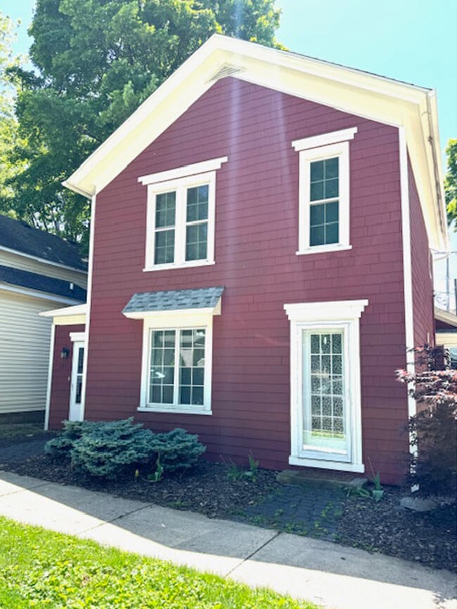 Street view of house - 253 Jefferson St