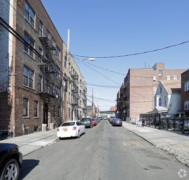 Building Photo - 734 E 228th