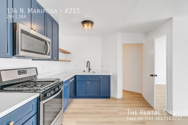 Foto del edificio - FULLY RENOVATED 2BR/2BA APARTMENT W/ IN-UN...