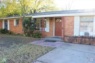 Building Photo - 2303 Towbridge Cir