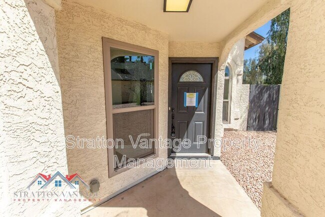Building Photo - 1621 N Chippewa Dr