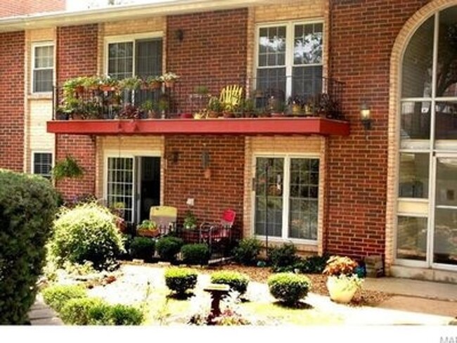 Building Photo - 3 Bedroom Condo in Saint Louis