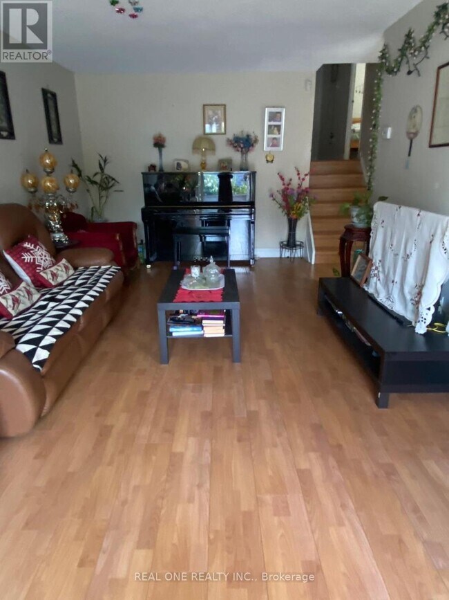 Photo du bâtiment - 334 Chester Le Blvd