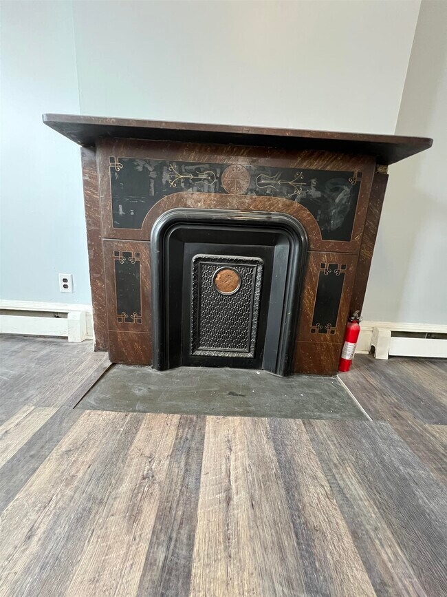 Foto del edificio - 19 Glenwood Ave