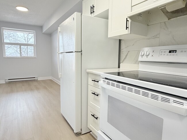 Building Photo - 1071 McDougall St