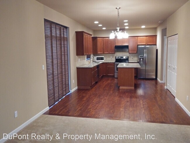 Building Photo - 3 br, 2.5 bath House - 1435 Farina Loop