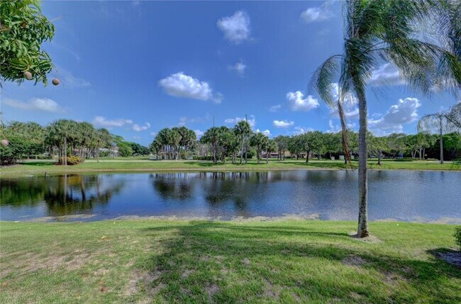 Foto del edificio - 5330 Flamingo Ct