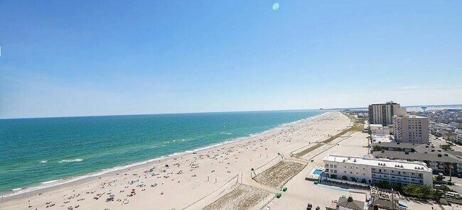 Building Photo - 9100 Beach
