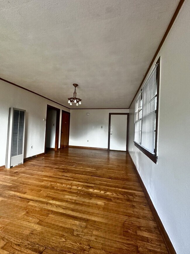 Foto del edificio - 704 E Thomas St