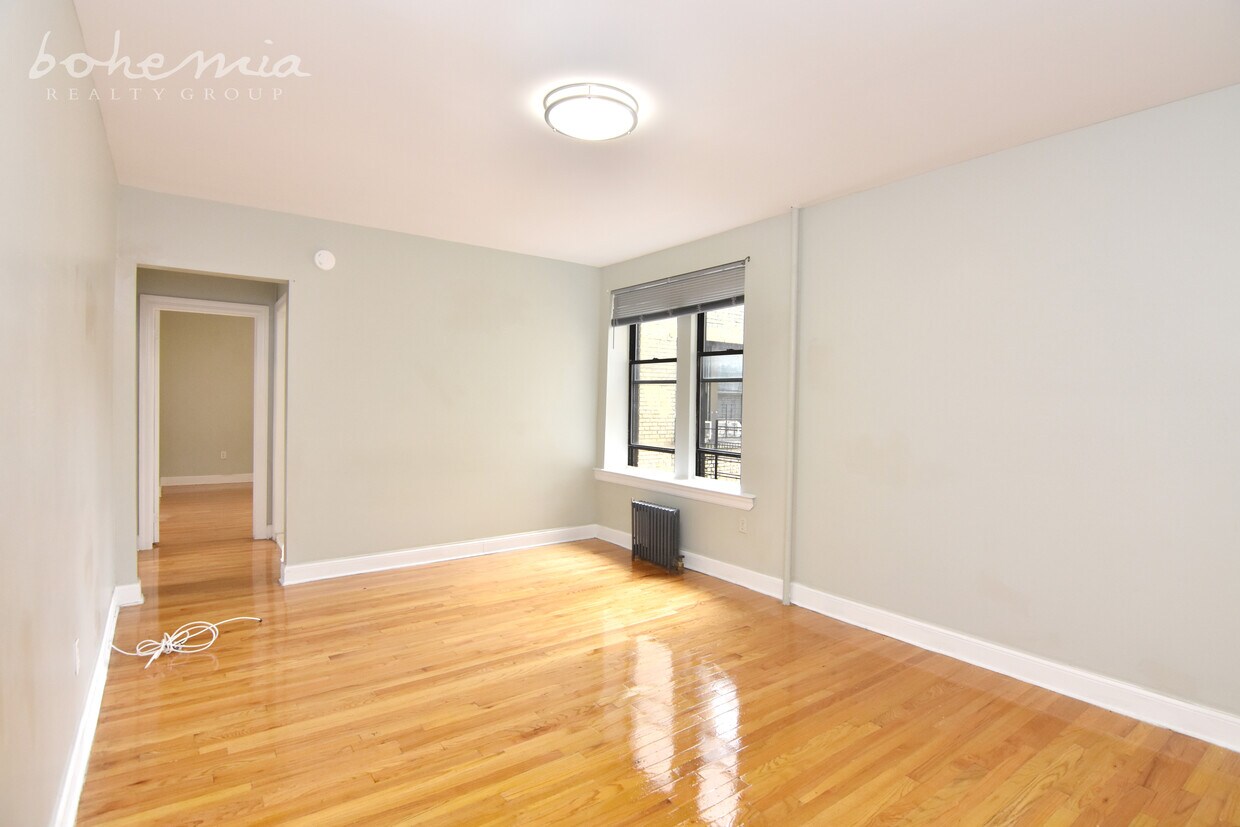 97 Ellwood St Unit 4C, New York, NY 10040 Room for Rent in New York