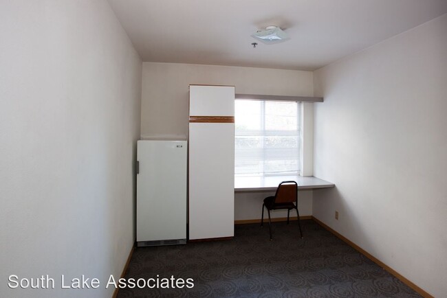 Building Photo - 4738 19th Ave NE