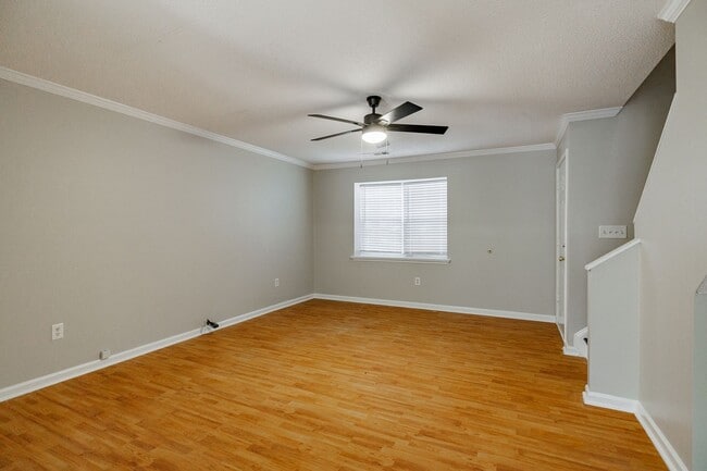 Building Photo - 215 Jennings Mill Rd