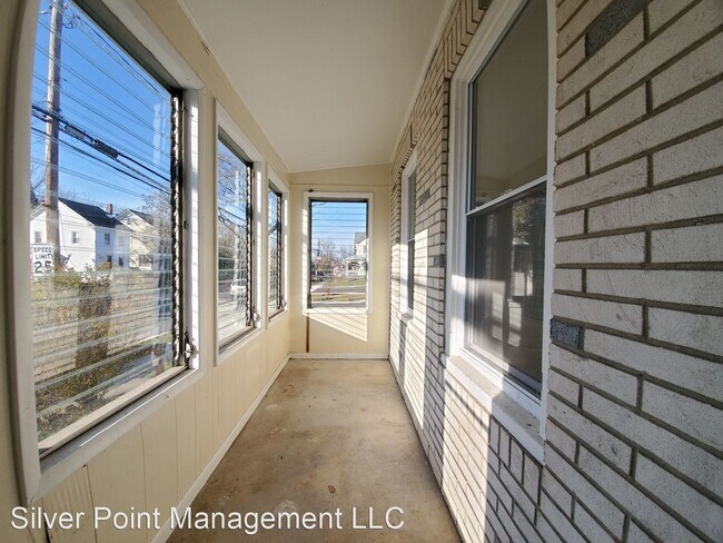 Building Photo - 3 br, 1 bath House - 83 South Ave