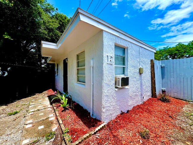 Foto del edificio - 426 Dummitt Ave