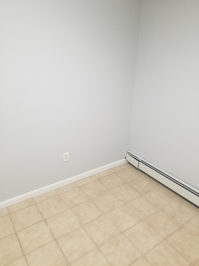 bedroom 2 - 5 Montgomery St