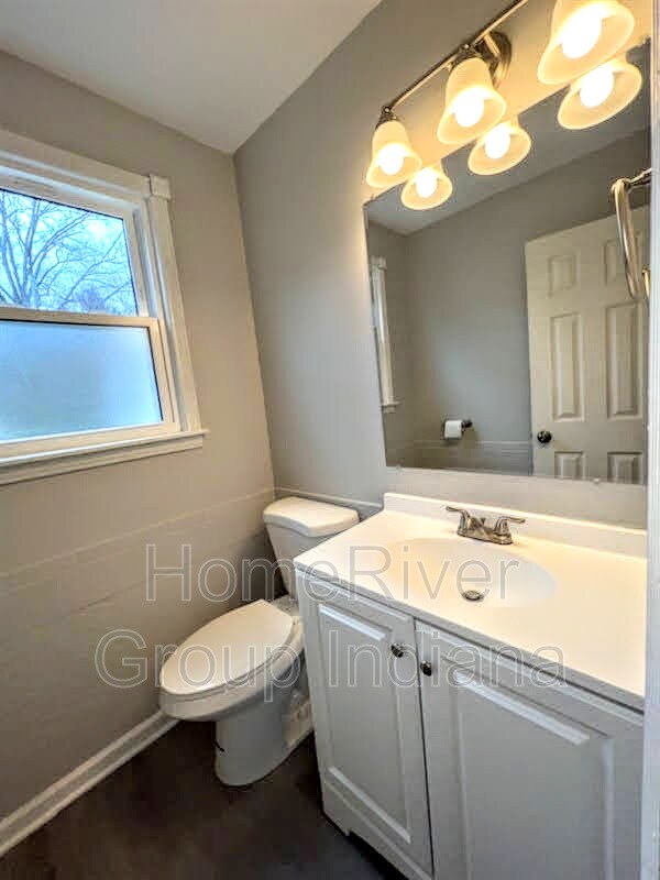 Building Photo - 520 Goyne Dr