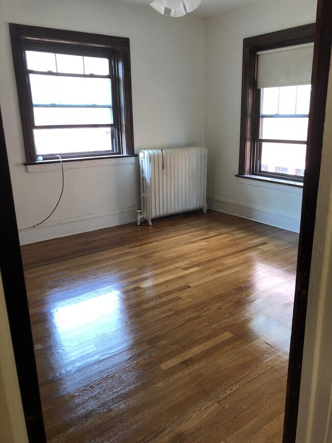 Foto del edificio - 5950 N Magnolia Ave