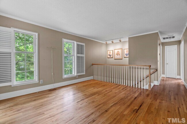 Building Photo - 802 Cowper Dr