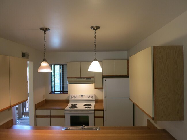 Building Photo - 1000 Linden Ave