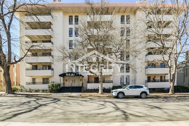 Building Photo - 1365 Columbine St