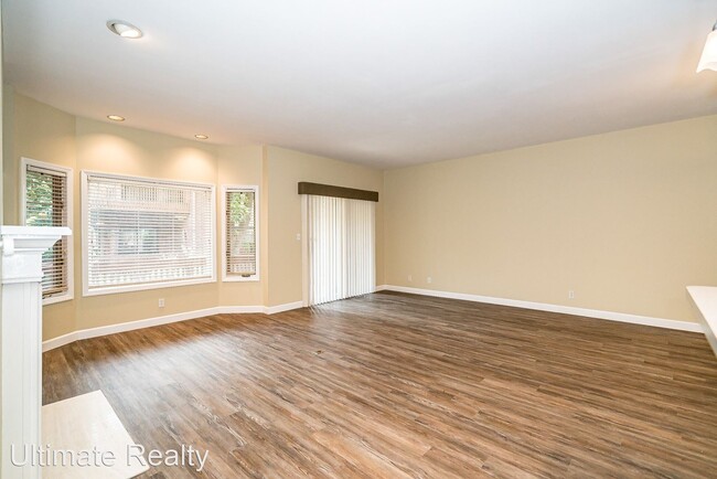 Foto del edificio - 4465 W Pine Blvd