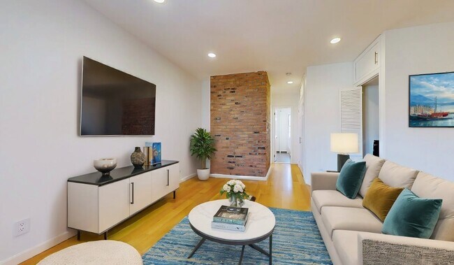 Thayer Street - Thayer Street Apartment