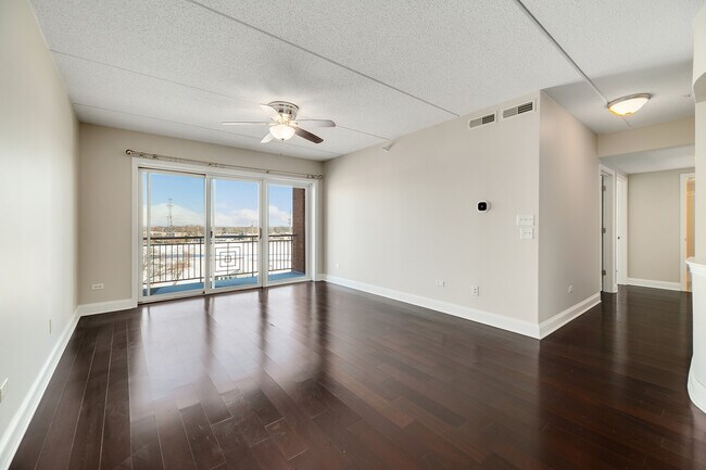 Building Photo - 1 Beacon Pl