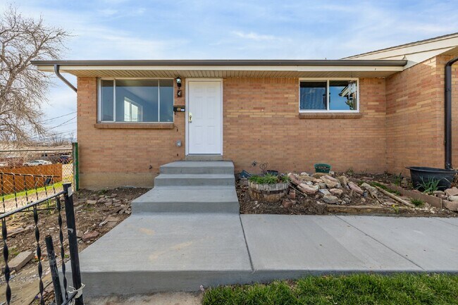 Building Photo - Lovely remodeled 2 Bed 1 Bath in Arvada