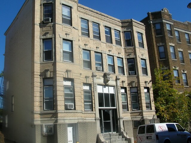 Foto del edificio - 199 Strathmore Rd