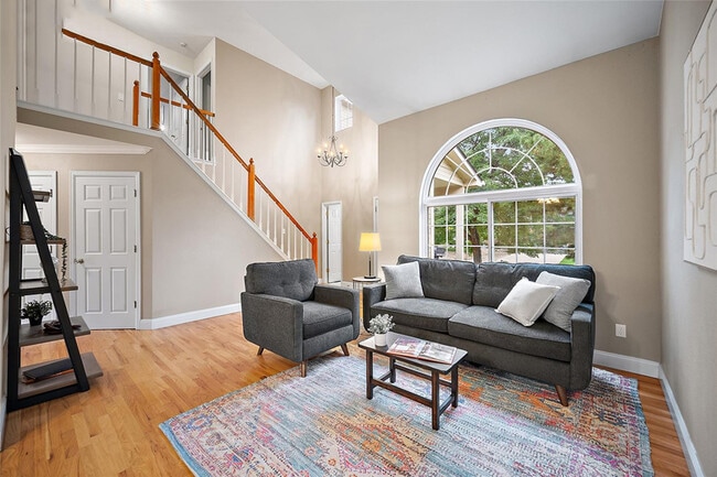 Building Photo - 1169 Beacon Hill Way