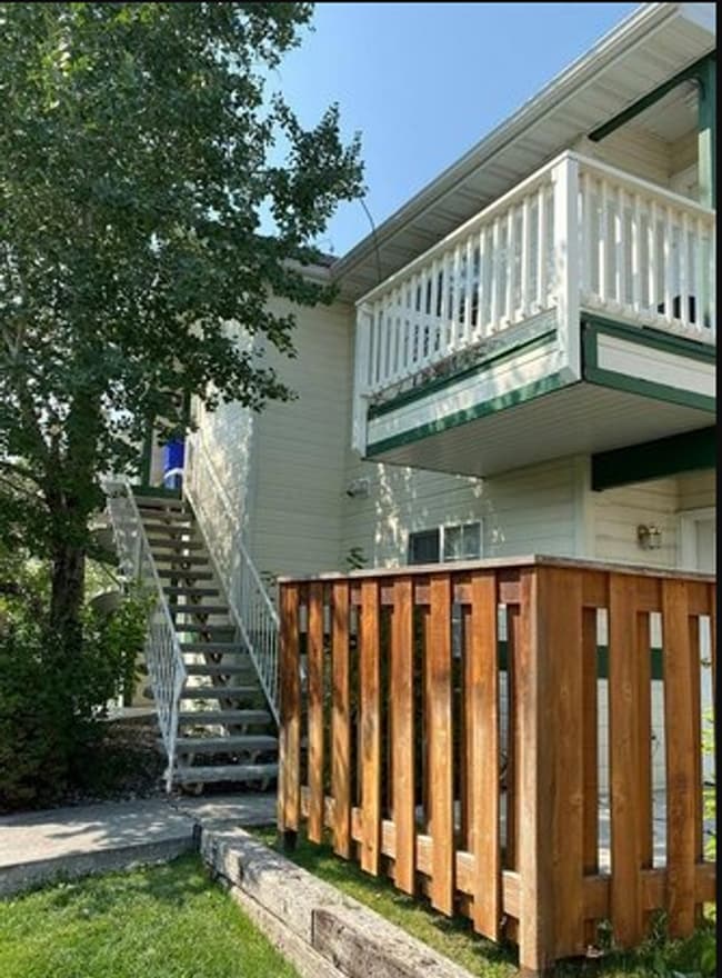 Building Photo - 2962 W Villard St