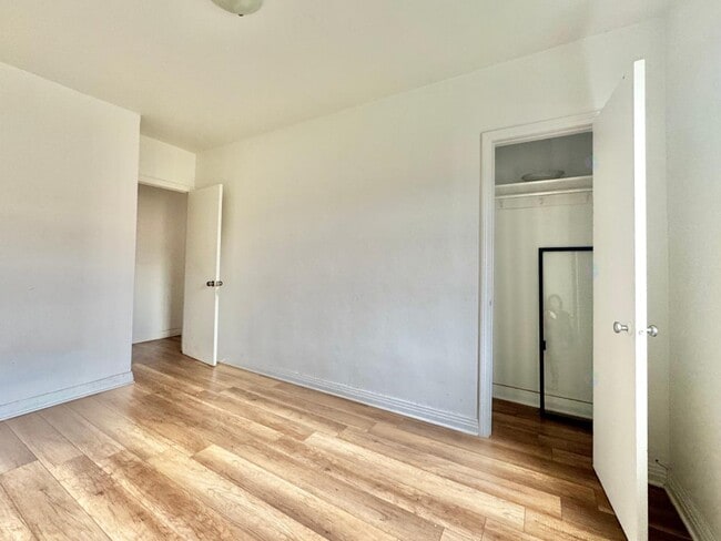 Building Photo - 341 Bd Graham