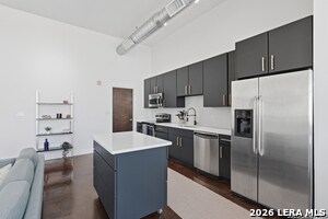 Foto del edificio - 831 S Flores St